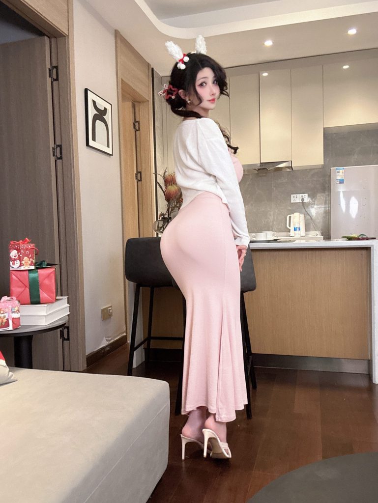 [rioko凉凉子] [32P+10V – 684.63MB] 写真 – 圣诞草莓蛋糕-幻梦社