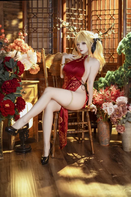 [是三不是世w] [54P – 3470.14MB] Cosplay – 佣兵金发旗袍-幻梦社